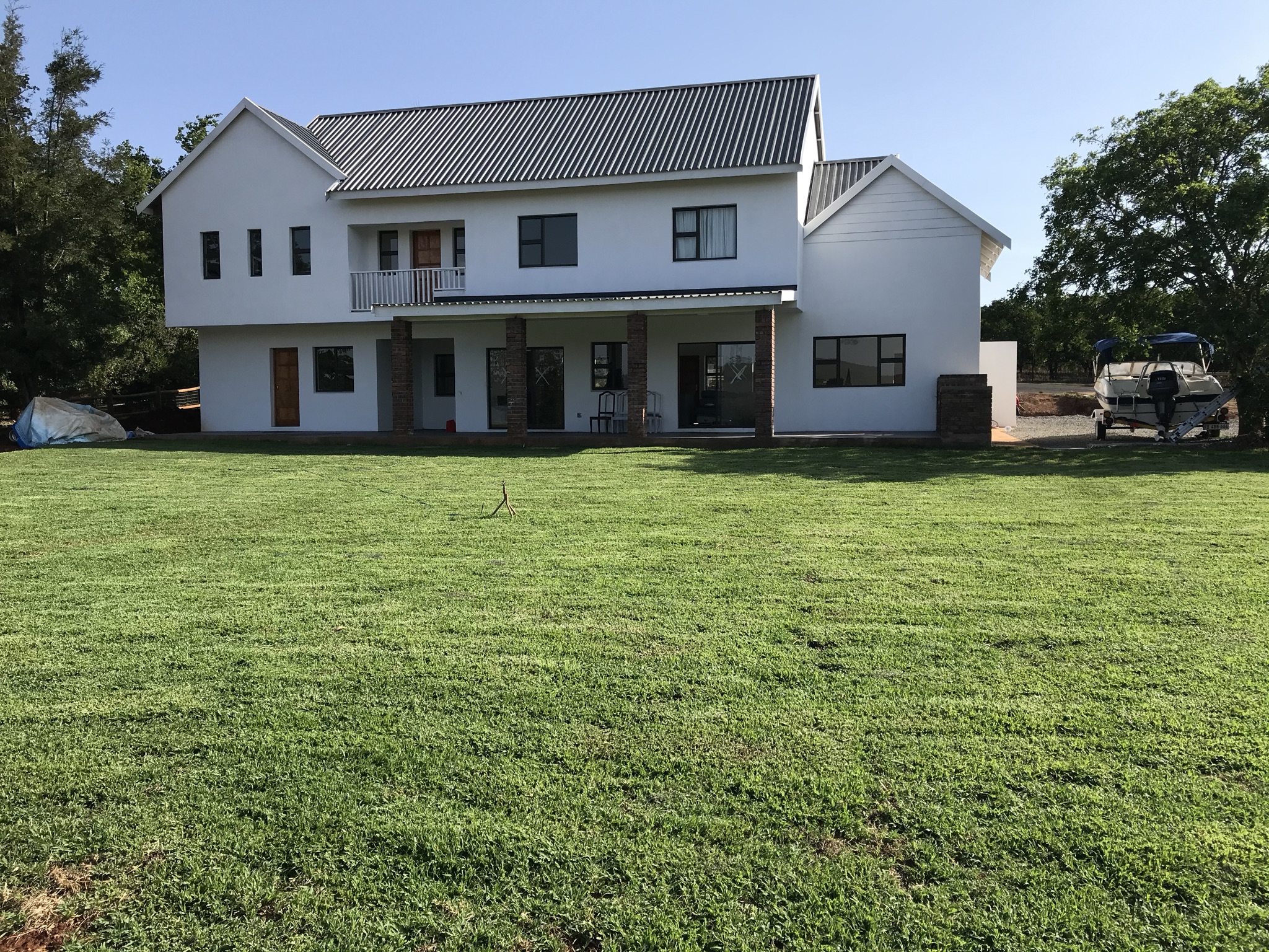 Exterior view of Orangewood Guest Lodge